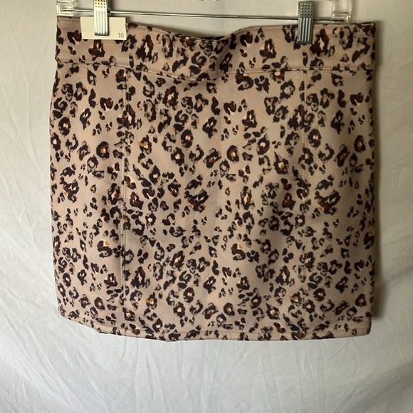 Maurice’s: Leopard Print Skirt- Mini- Stretch- 10 - Picture 7 of 14